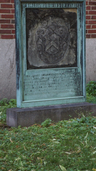 James_Bowdoin_Granary_Burying_Ground_Boston_DSC04993.JPG