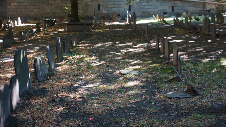 Kings_Chapel_Burying_Ground_in_Boston_DSC04869.JPG