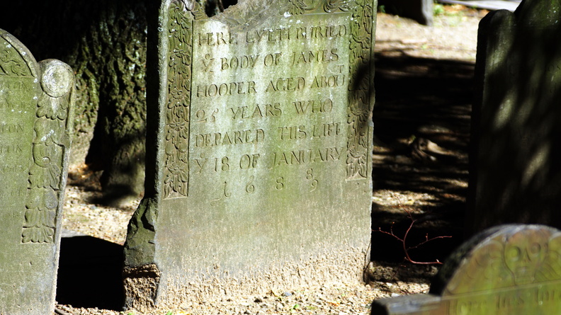 Kings_Chapel_Burying_Ground_in_Boston_DSC04923.JPG