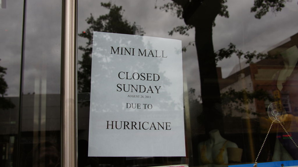 Mini Mall Closed Due to Hurricane