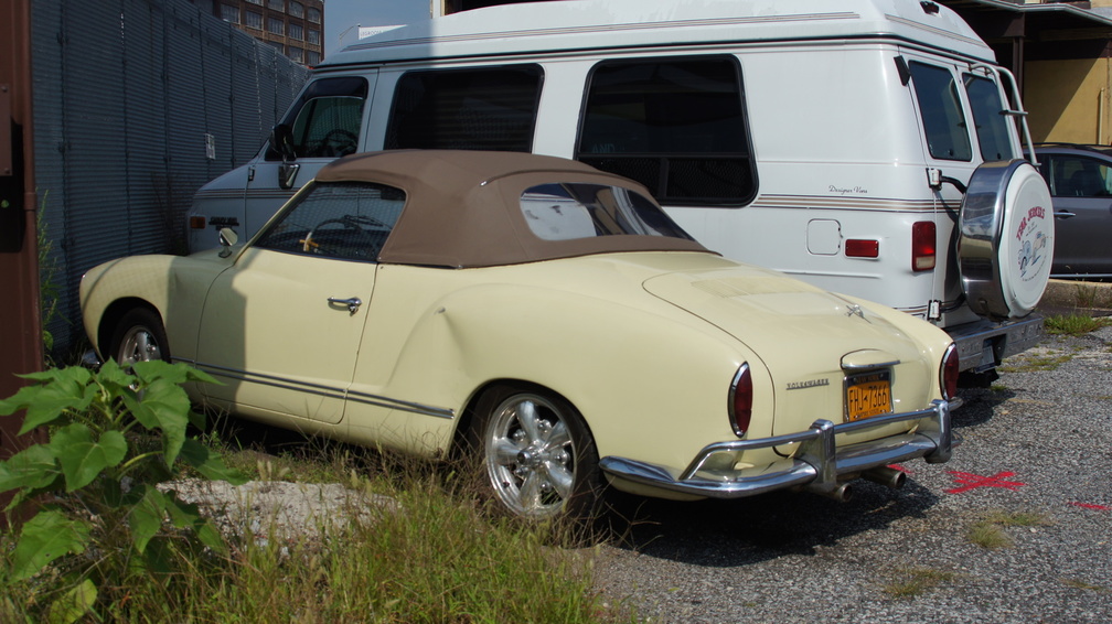 Volkswagen Karmann Ghia