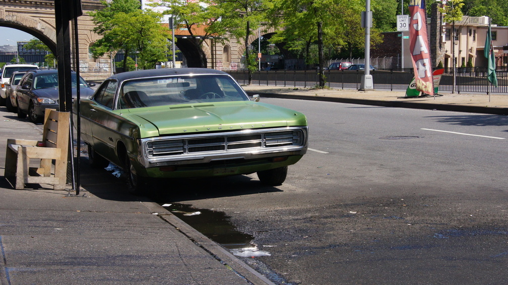 Plymouth. Queens Boulevard.