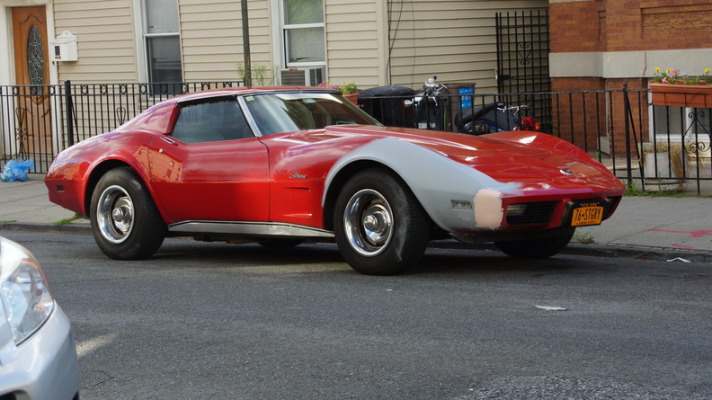 Corvette. 1976 Stingray.