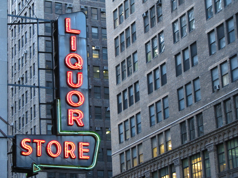 Classic Neon: Liquor Store