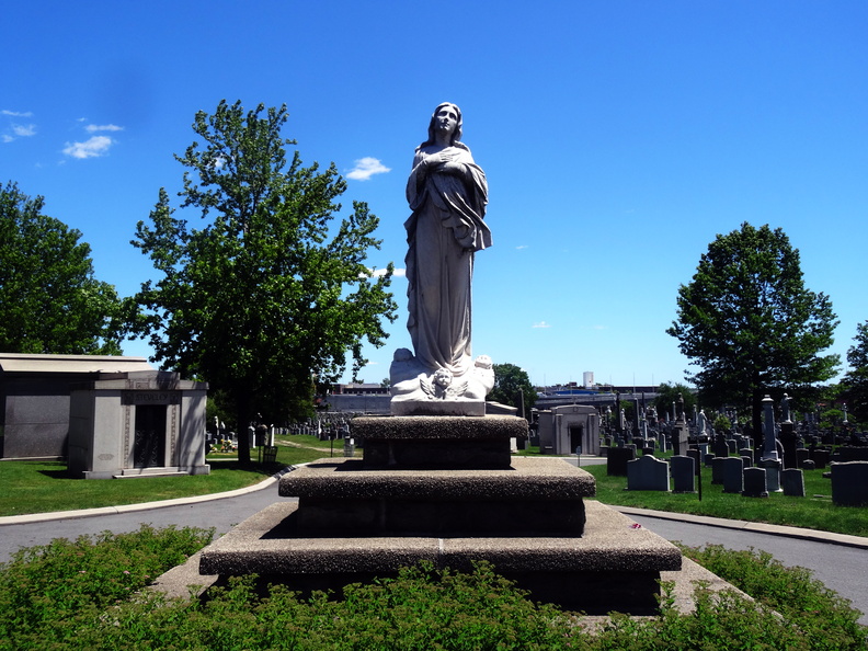 12-Calvary_Cemetery_Post_Covid_DSC03245.JPG