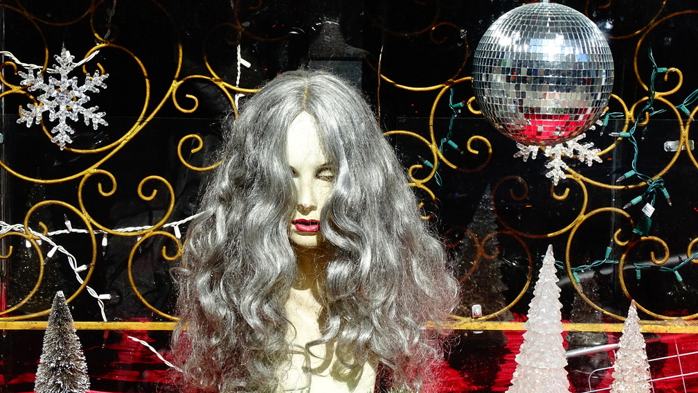 14th Street Mannequin and Disco Ball DSC09348