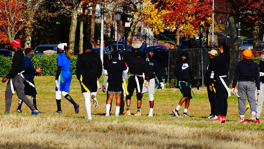 Footballers at Kissena Park DSC05229