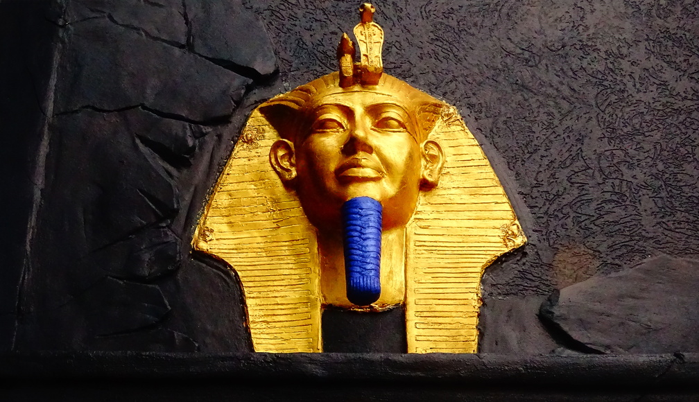 King Tut on Steinway Street DSC08227