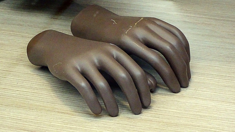 Mannequin Hands DSC09232.jpg