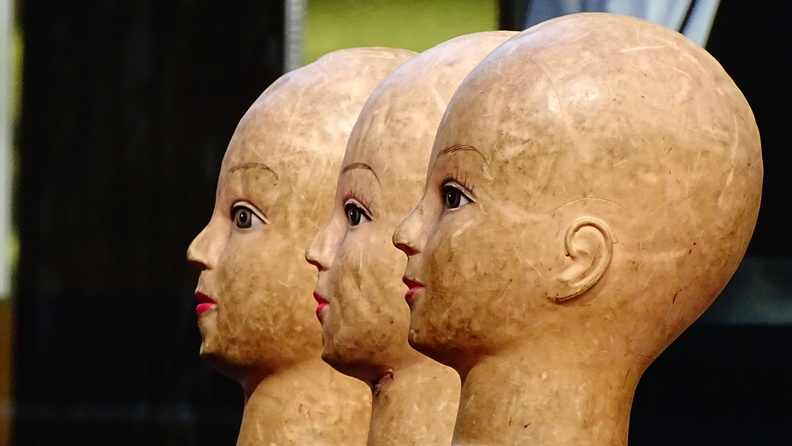 Mannequin Heads of Midtown DSC09317