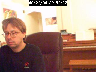 2000225323.jpg