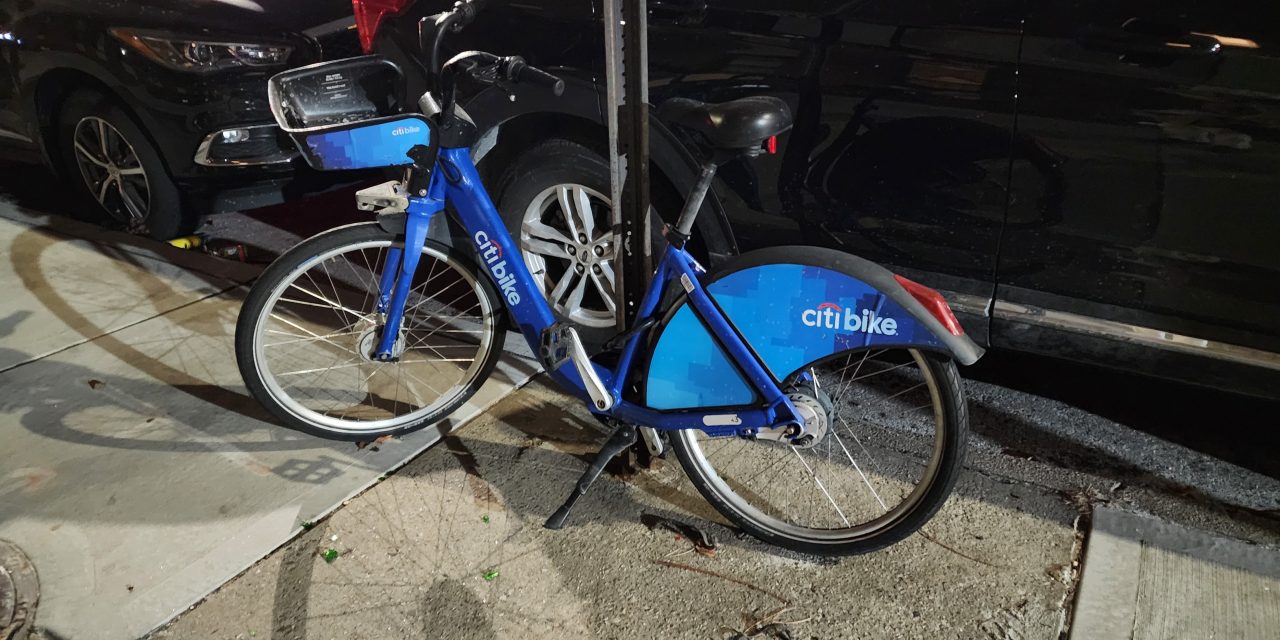 Abandoned CitiBike. Been here for months. I reported this to Lyft but it’s still here two weeks later.